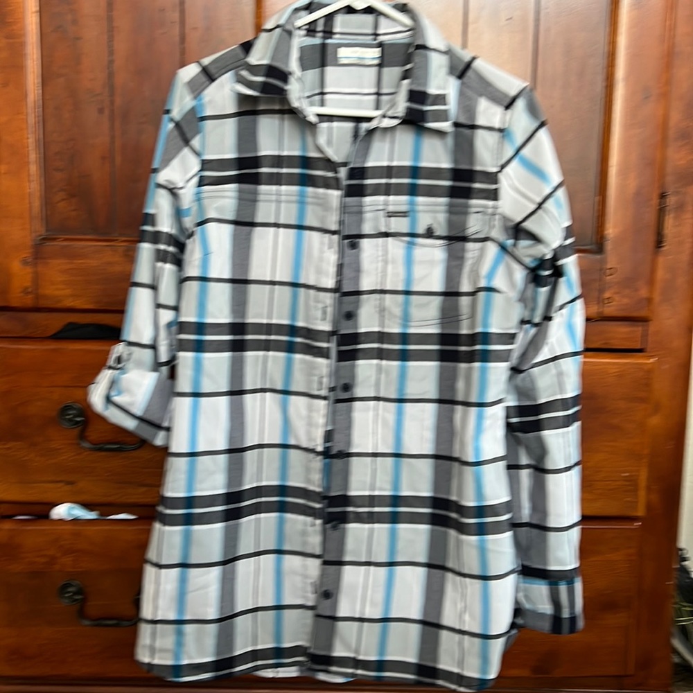 Columbia women’s shirt